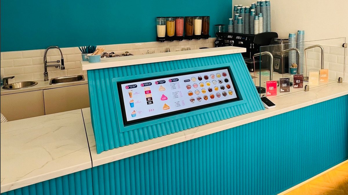 37" Stretched Bar Display view 4