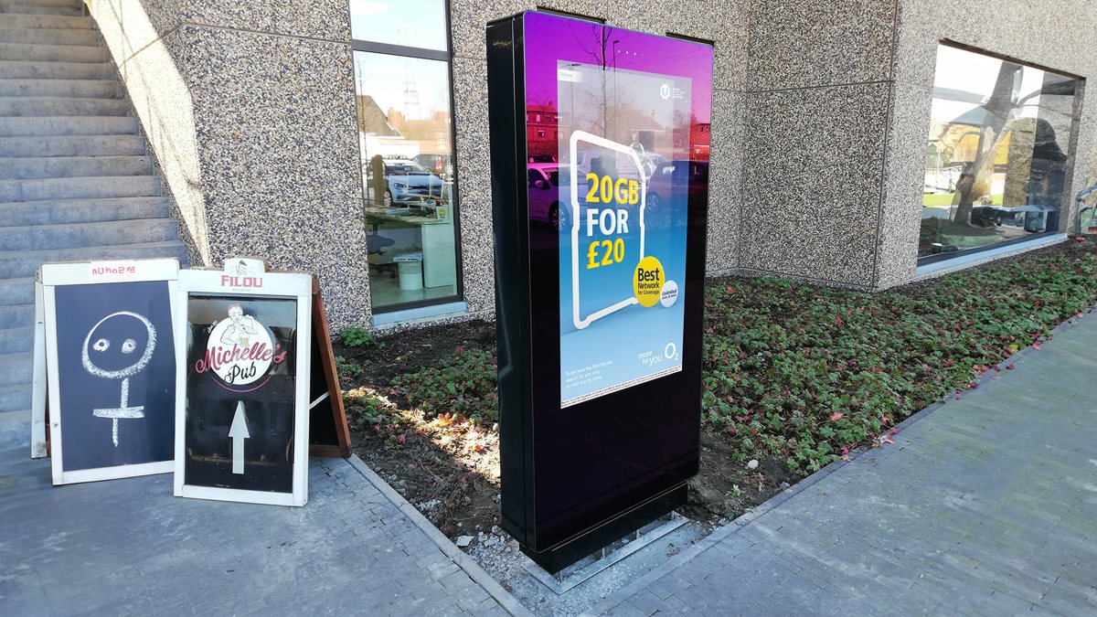65" Outdoor Freestanding Digital Totem view 3